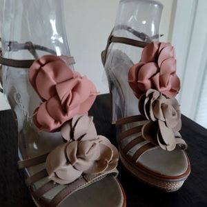 Kelsi Dagger Gray Floral Platform Heels- 8.5M